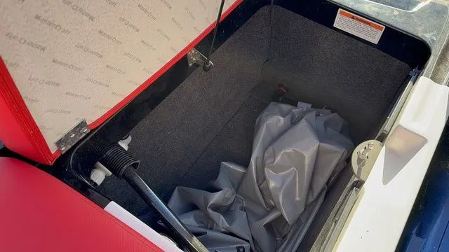 Slide: The Image of MasterCraft XT22 2019 - 61