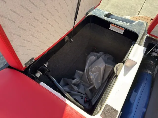 Slide: The Image of MasterCraft XT22 2019 - 62