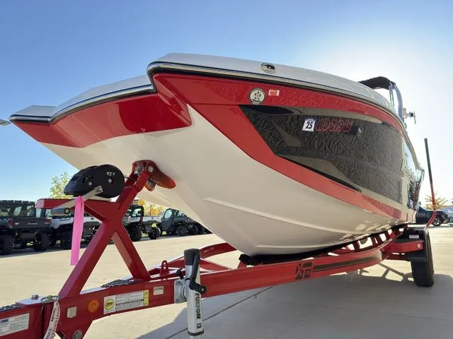 Slide: The Image of MasterCraft XT22 2019 - 67