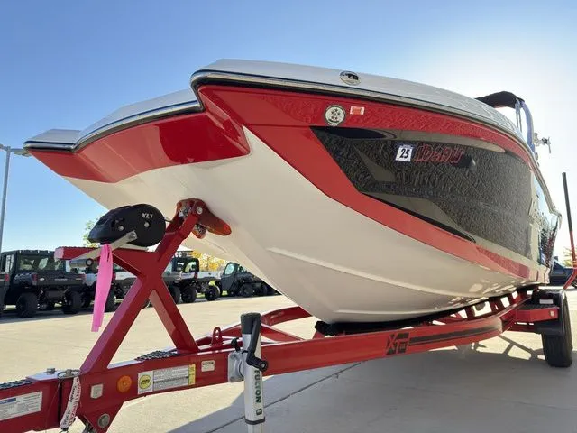 Slide: The Image of MasterCraft XT22 2019 - 68