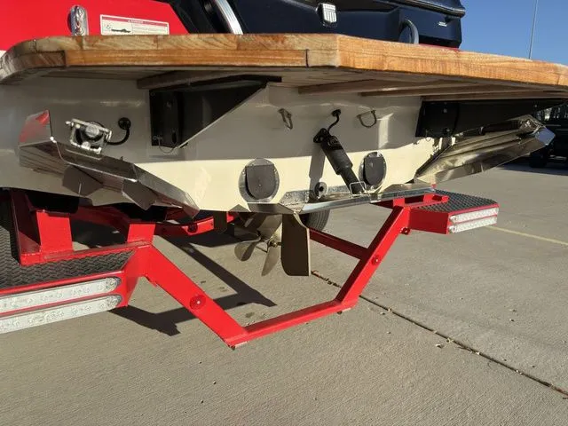 Slide: The Image of MasterCraft XT22 2019 - 71