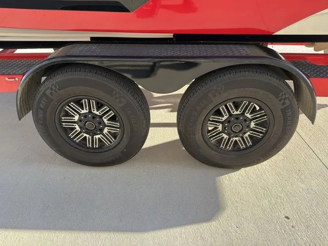 Slide: The Image of MasterCraft XT22 2019 - 76