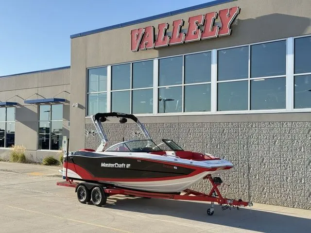Slide: The Image of MasterCraft XT22 2019 - 78
