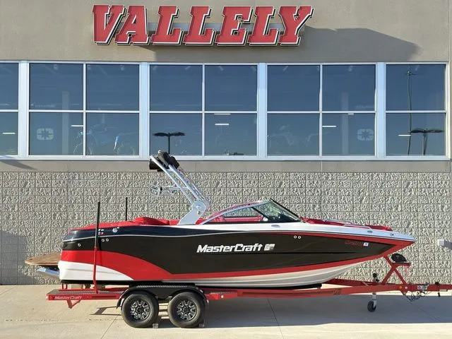 Slide: The Image of MasterCraft XT22 2019 - 80