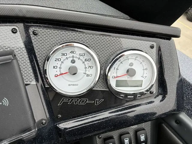 Slide: The Image of Lund 202 PRO-V GL Sport 2026 - 15