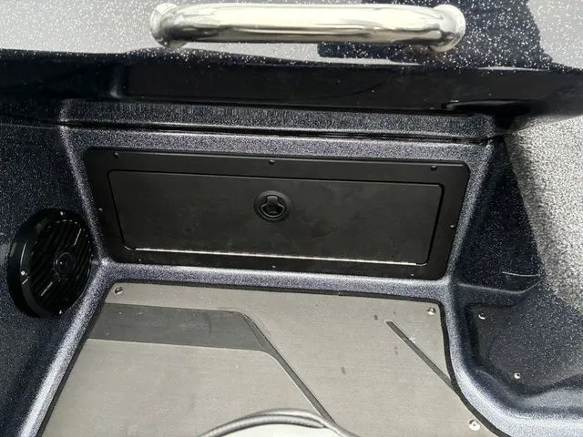 Slide: The Image of Lund 202 PRO-V GL Sport 2026 - 20