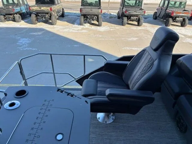 Slide: The Image of Bennington 24MSSE SPS Rear Fish Tritoon Pontoon 2026 - 16