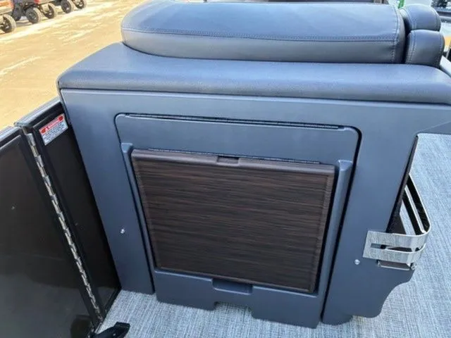 Slide: The Image of Bennington 24MSSE SPS Rear Fish Tritoon Pontoon 2026 - 22