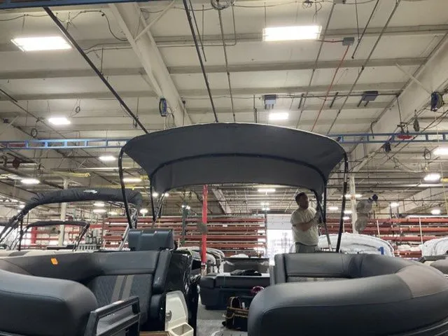 Slide: The Image of Bennington 24MSSE SPS Rear Fish Tritoon Pontoon 2026 - 6