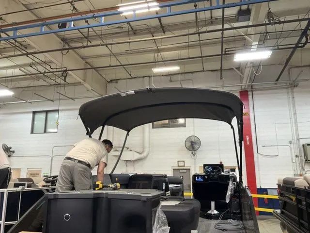 Slide: The Image of Bennington 24MSSE SPS Rear Fish Tritoon Pontoon 2026 - 7