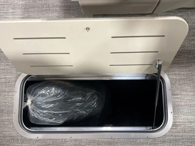 Slide: The Image of Bennington S Quad Bench 23 SSR Tritoon Pontoon 2026 - 11