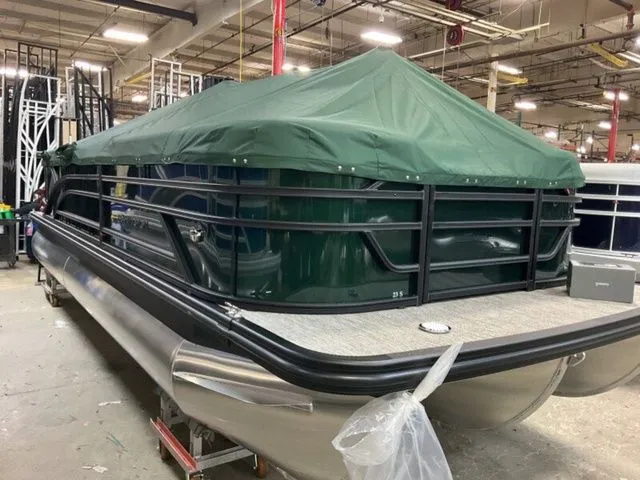 Slide: The Image of Bennington S Quad Bench 23 SSR Tritoon Pontoon 2026 - 2