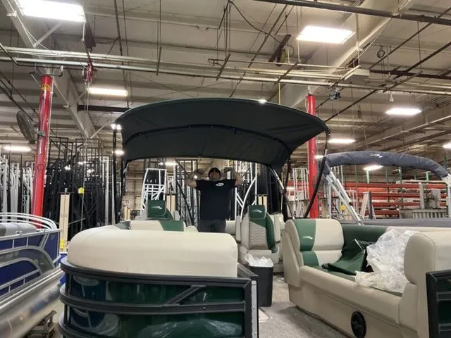 Slide: The Image of Bennington S Quad Bench 23 SSR Tritoon Pontoon 2026 - 22