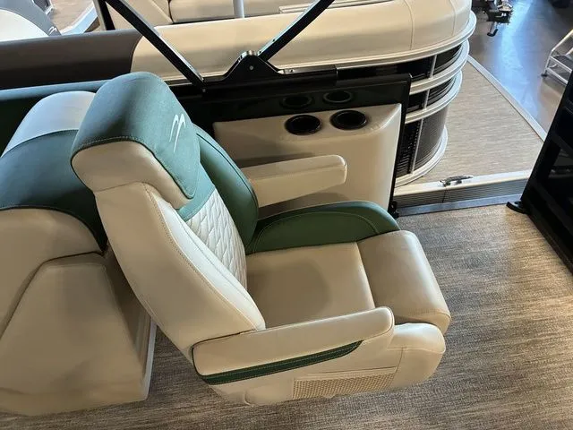 Slide: The Image of Bennington S Quad Bench 23 SSR Tritoon Pontoon 2026 - 24