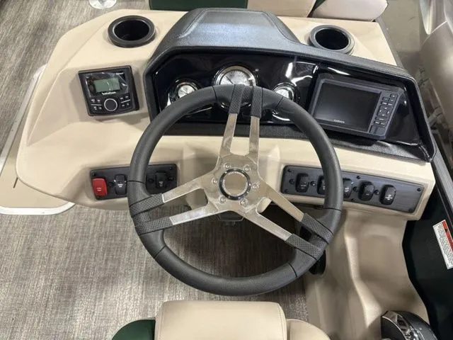 Slide: The Image of Bennington S Quad Bench 23 SSR Tritoon Pontoon 2026 - 7