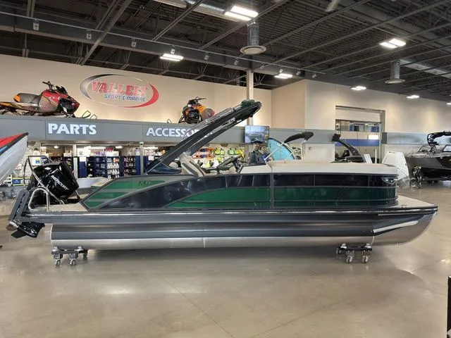 The Image of Bennington 24MCSB Carbon Fiber Arch Tritoon Pontoon 2026 - 1