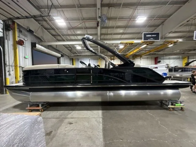 Slide: The Image of Bennington 24MCSB Carbon Fiber Arch Tritoon Pontoon 2026 - 15