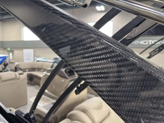 Slide: The Image of Bennington 24MCSB Carbon Fiber Arch Tritoon Pontoon 2026 - 22
