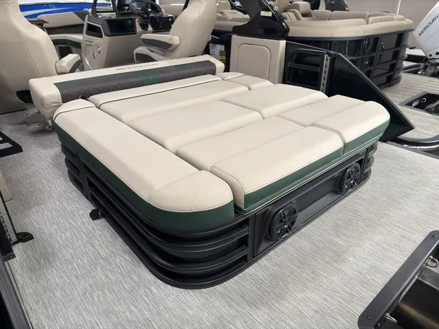 Slide: The Image of Bennington 24MCSB Carbon Fiber Arch Tritoon Pontoon 2026 - 53