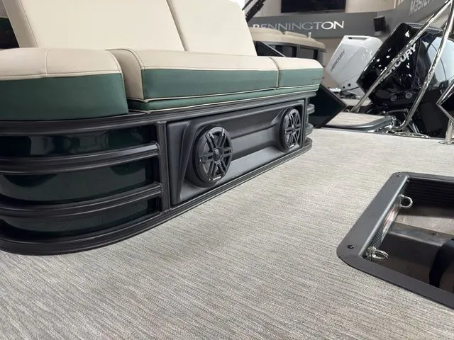 Slide: The Image of Bennington 24MCSB Carbon Fiber Arch Tritoon Pontoon 2026 - 58