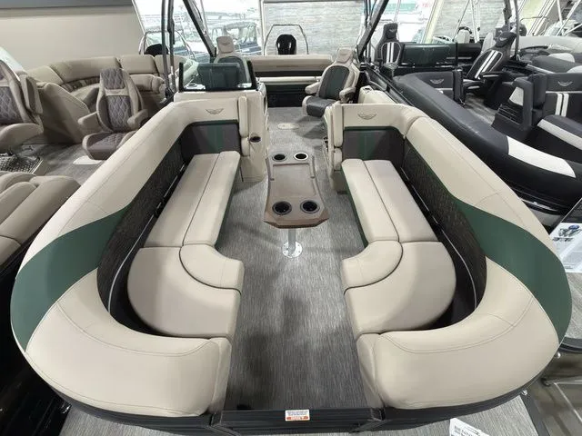 Slide: The Image of Bennington 24MCSB Carbon Fiber Arch Tritoon Pontoon 2026 - 7