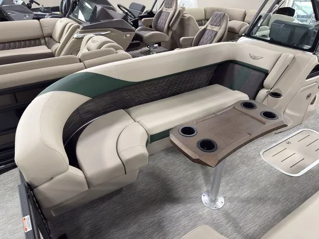Slide: The Image of Bennington 24MCSB Carbon Fiber Arch Tritoon Pontoon 2026 - 9