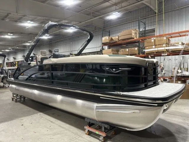 Slide: The Image of Bennington 24MCSB Tritoon Pontoon 2026 - 10