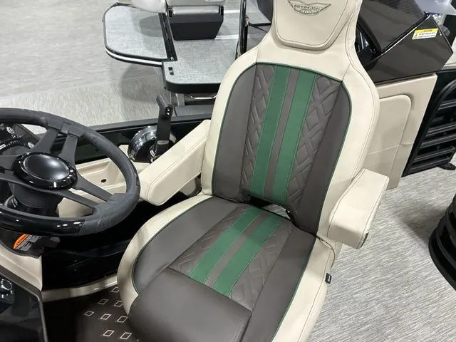 Slide: The Image of Bennington 24MCSB Tritoon Pontoon 2026 - 36