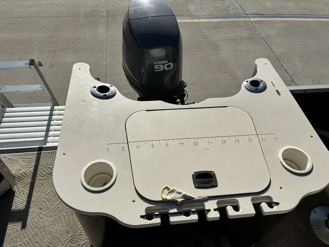 Slide: The Image of Bennington 2275GSi 2010 - 17