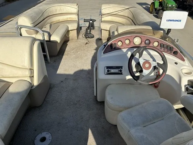 Slide: The Image of Bennington 2275GSi 2010 - 21