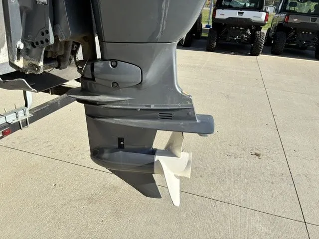 Slide: The Image of Bennington 2275GSi 2010 - 6