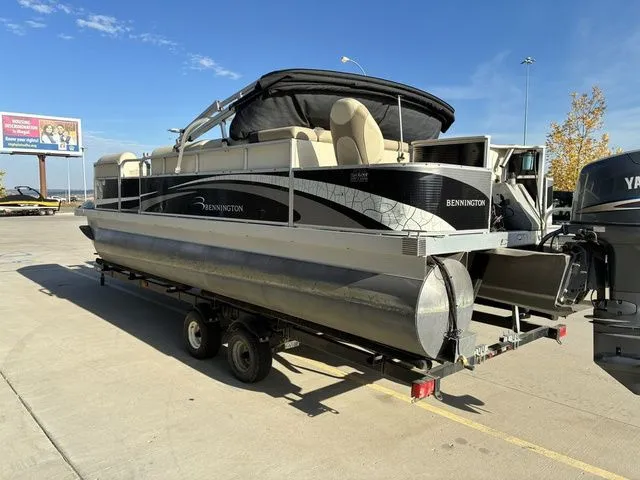 Slide: The Image of Bennington 2275GSi 2010 - 7