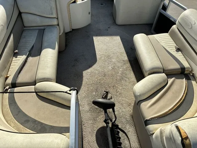 Slide: The Image of Bennington 2275GSi 2010 - 9