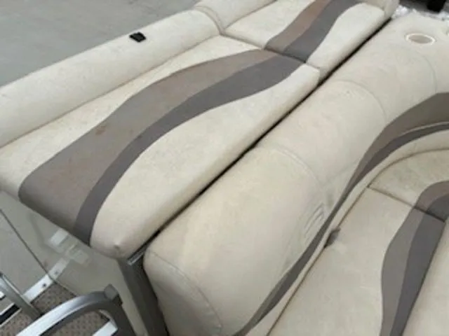 Slide: The Image of Bennington 225L 2005 - 5