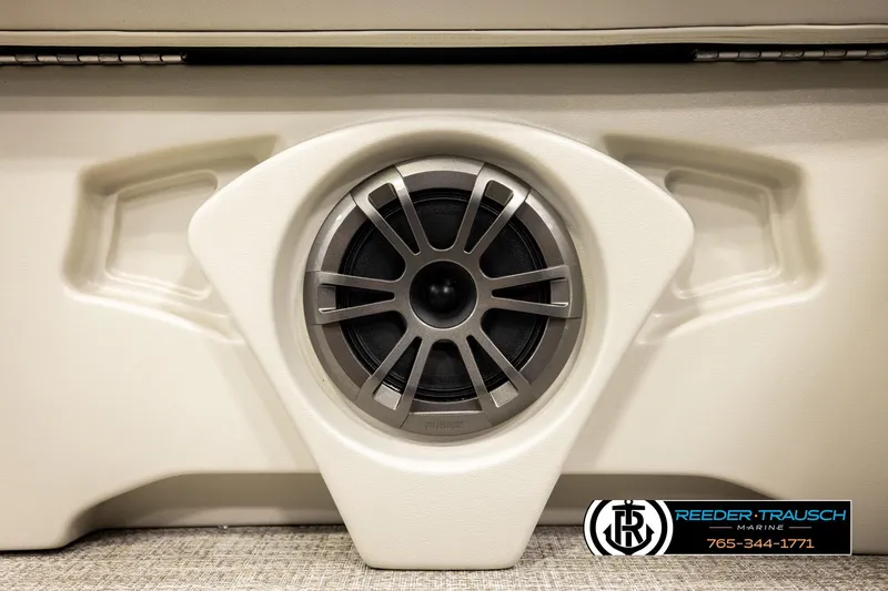 Slide: The Image of Speaker system in 2026 Avalon VEN RF boat interior, featuring Reeder-Trausch Marine branding. - 41