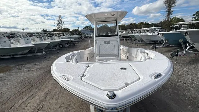 Slide: The Image of Sea Fox 248 Commander 2026 - 10