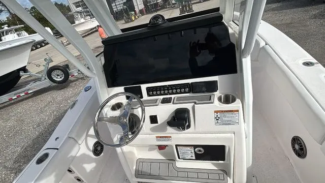 Slide: The Image of Sea Fox 248 Commander 2026 - 16