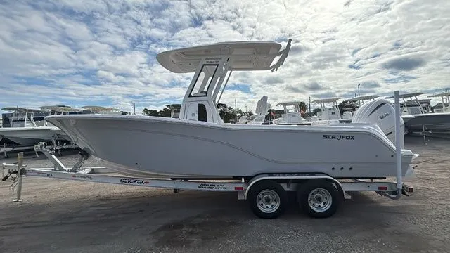 Slide: The Image of Sea Fox 248 Commander 2026 - 9