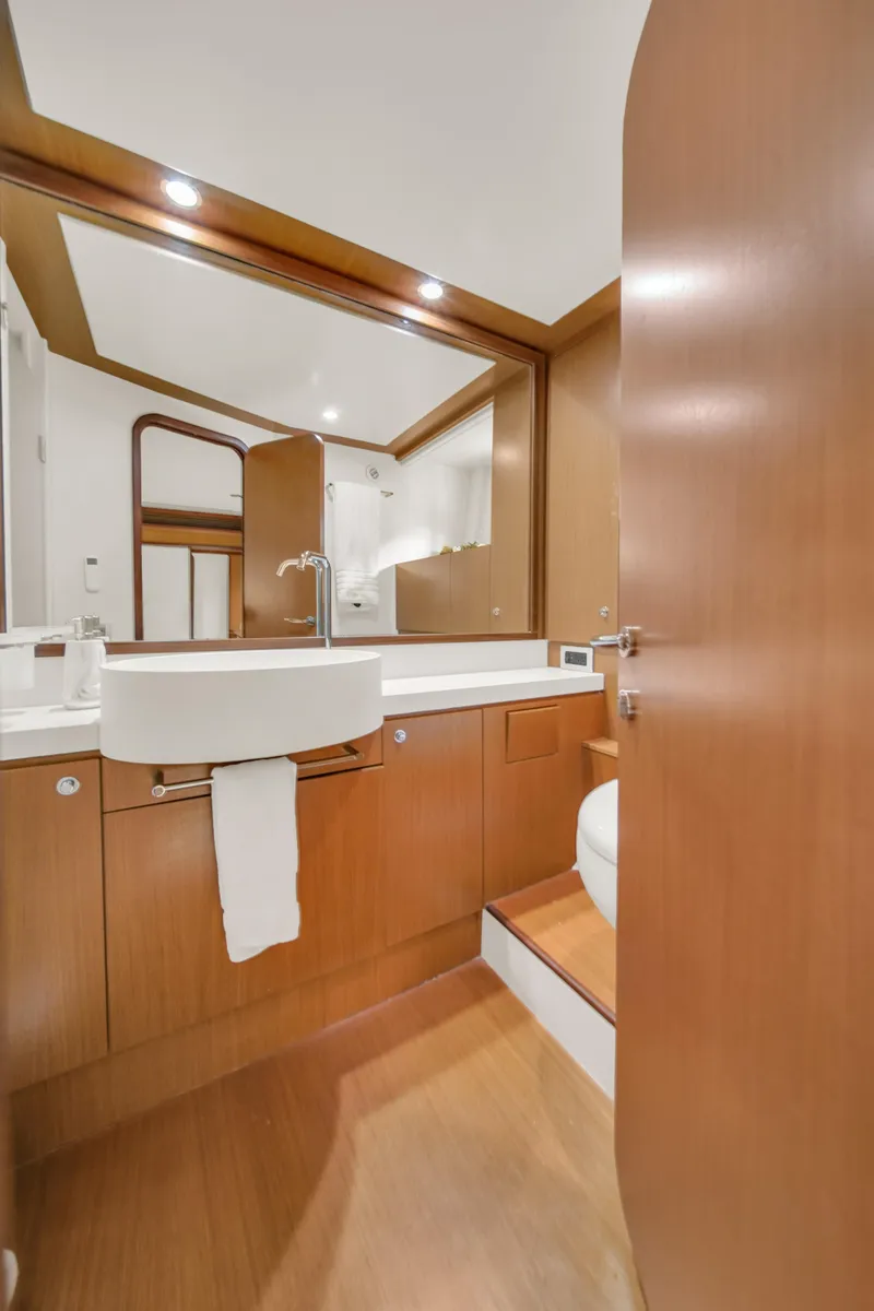 Slide: The Image of Ferretti 660 2011 - 50
