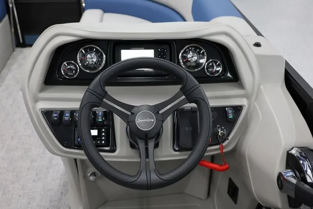 Slide: The Image of South Bay LE 224 RS 2.75 JAWS EDITION TRITOON 2026 - 12