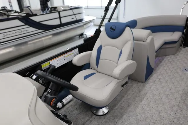 Slide: The Image of South Bay LE 224 RS 2.75 JAWS EDITION TRITOON 2026 - 14