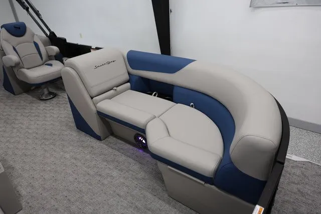 Slide: The Image of South Bay LE 224 RS 2.75 JAWS EDITION TRITOON 2026 - 15