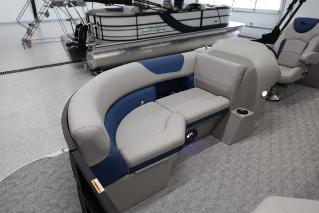 Slide: The Image of South Bay LE 224 RS 2.75 JAWS EDITION TRITOON 2026 - 16