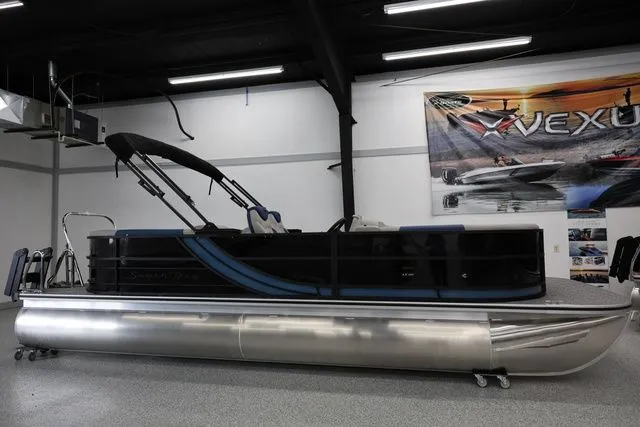 Slide: The Image of South Bay LE 224 RS 2.75 JAWS EDITION TRITOON 2026 - 2