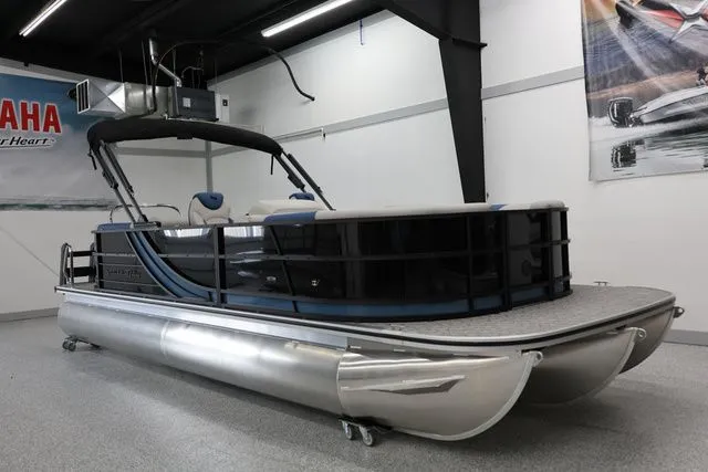 Slide: The Image of South Bay LE 224 RS 2.75 JAWS EDITION TRITOON 2026 - 3