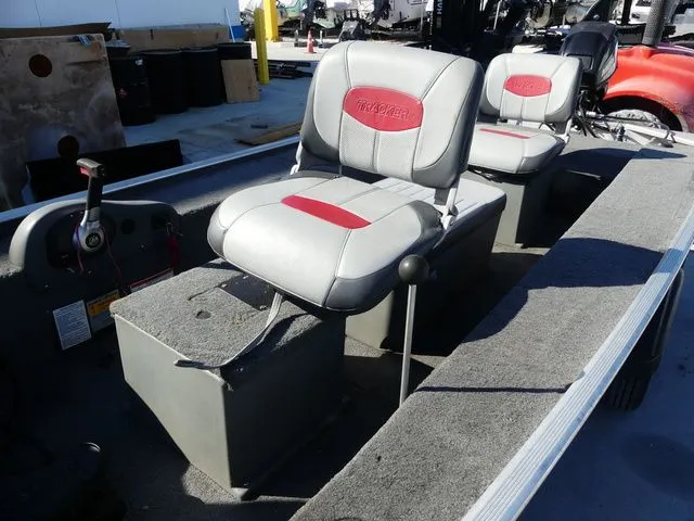 Slide: The Image of Tracker Panfish 16 2016 - 10