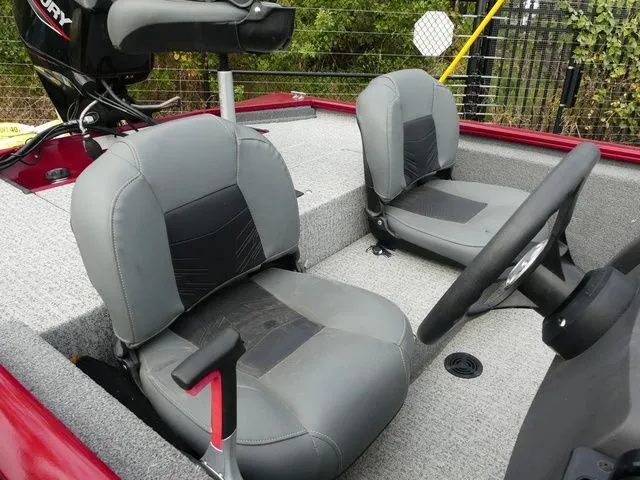 Slide: The Image of Tracker Pro 170 2020 - 7