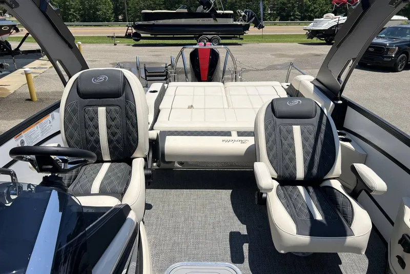 Slide: The Image of 2026 Barletta L25UCA boat interior with luxurious seating and modern design. - 15