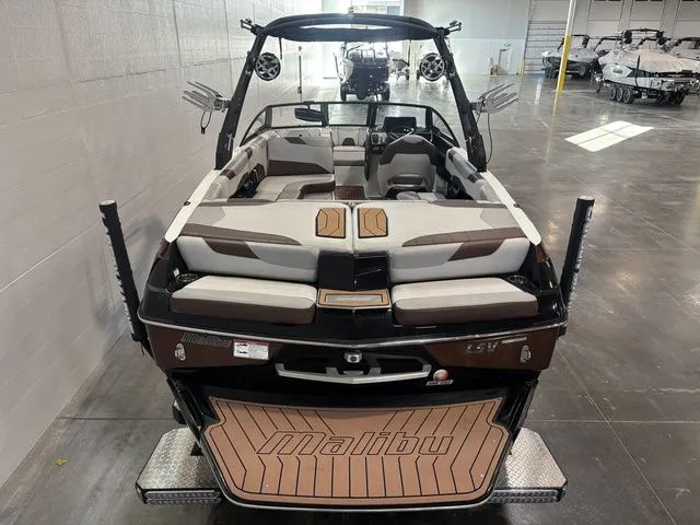 Slide: The Image of Malibu Wakesetter 23 LSV 2018 - 10