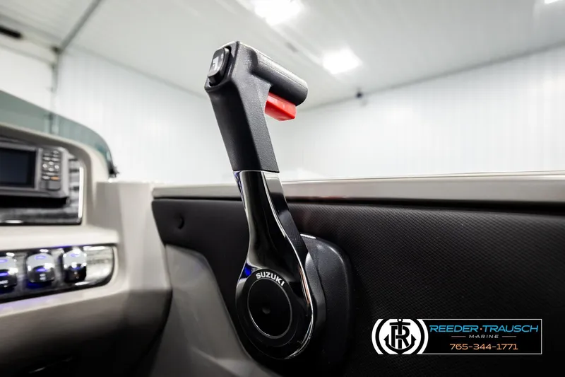 Slide: The Image of Throttle control lever in 2026 Avalon LSZ Vrl boat interior. - 38